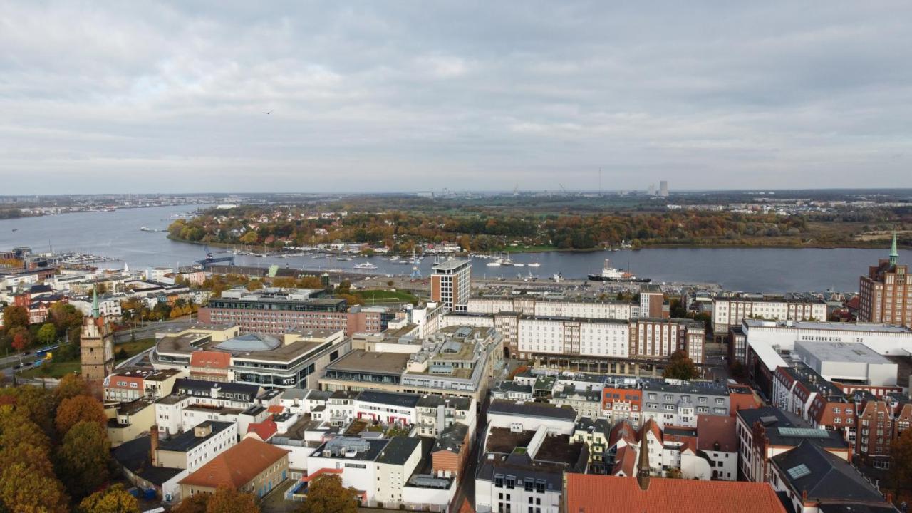 Lieblingsapartment No.10 Mit 2 Schlafzimmern Und Eigener Terrasse Rostock Eksteriør billede