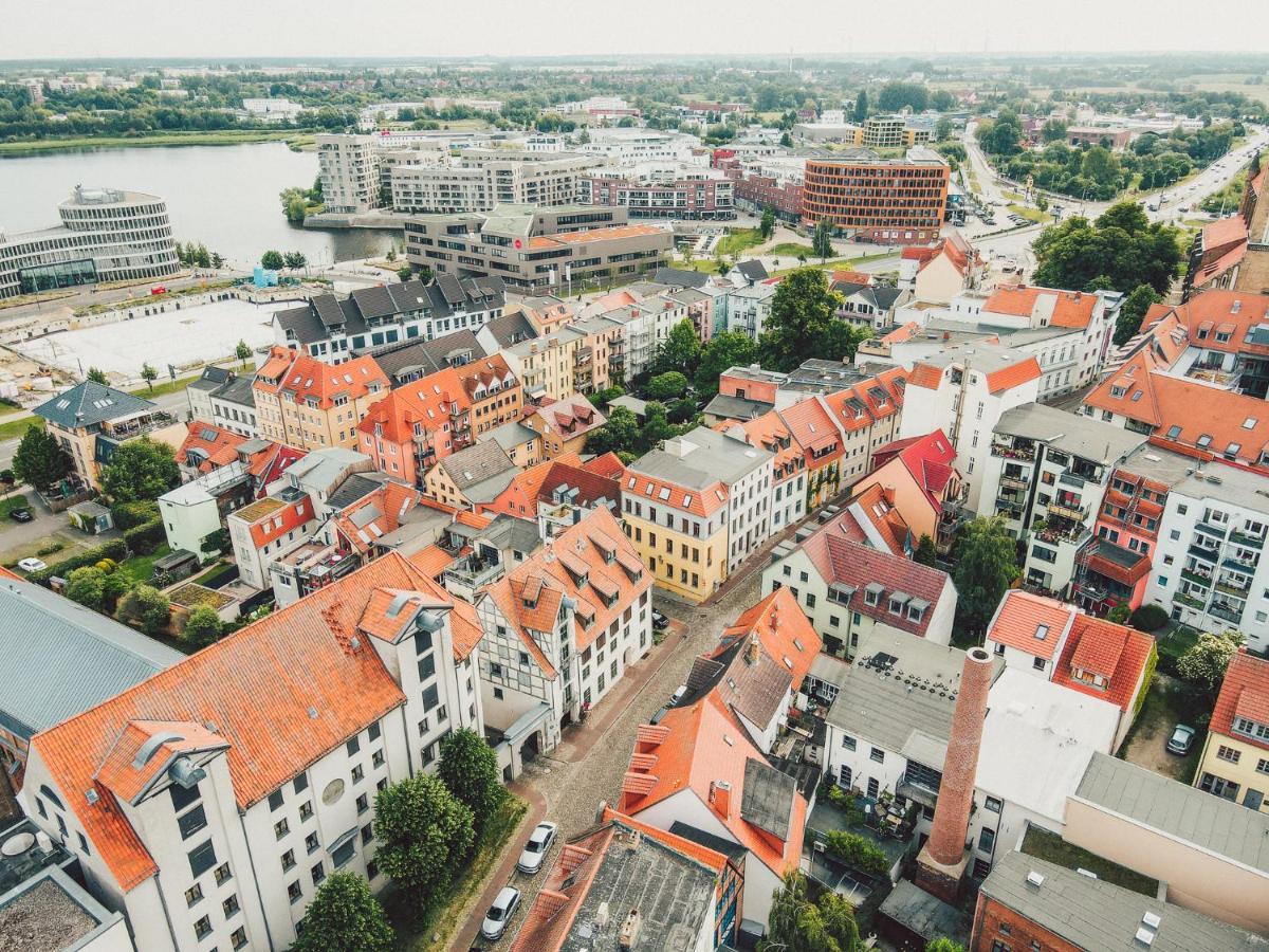 Lieblingsapartment No.10 Mit 2 Schlafzimmern Und Eigener Terrasse Rostock Eksteriør billede